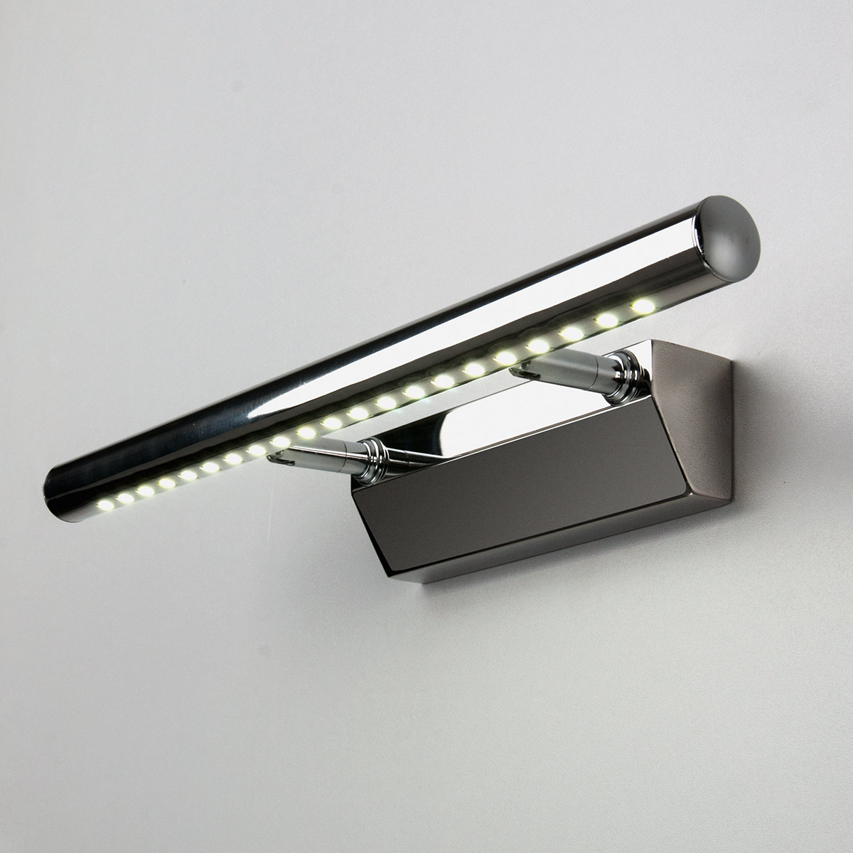 фото Настенный светодиодный светильник Trinity LED 5W хром 